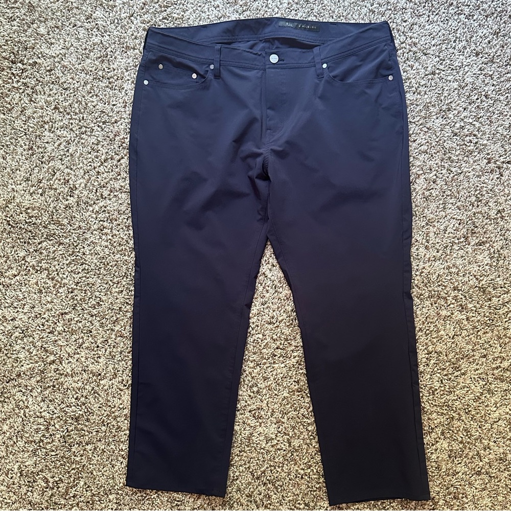 Modern men’s *J. Hilburn* lightweight moisture wicking casual golf pants - 40